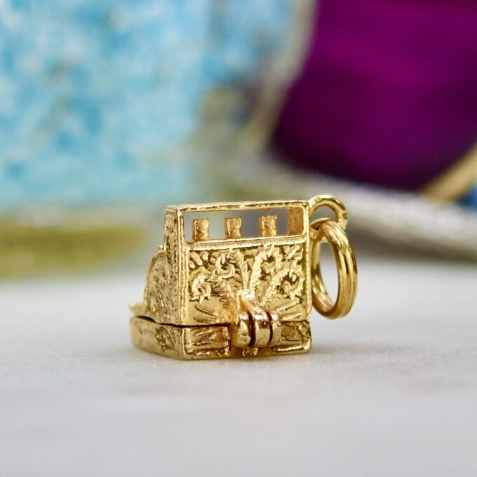 Vintage Cash Register Charm Pendant in 9ct Gold
