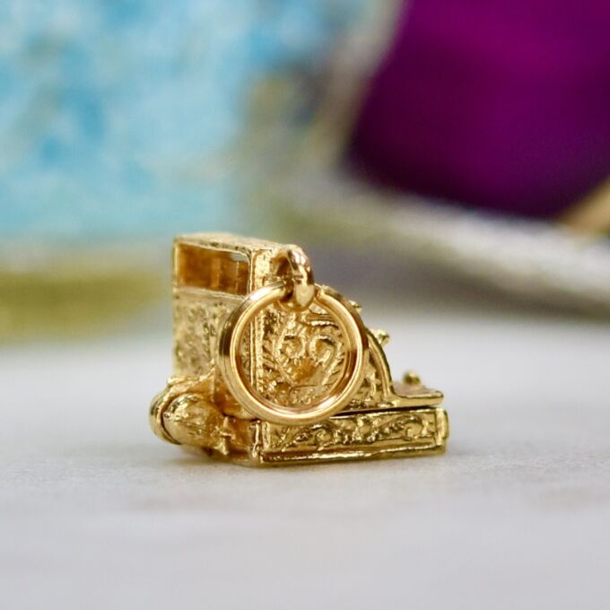 Vintage Cash Register Charm Pendant in 9ct Gold