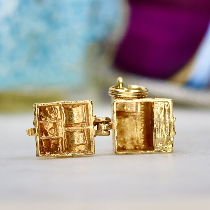 Vintage Cash Register Charm Pendant in 9ct Gold