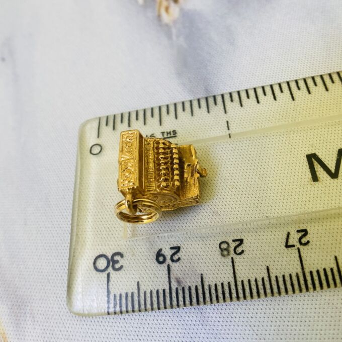 Vintage Cash Register Charm Pendant in 9ct Gold