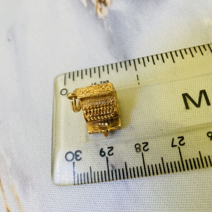 Vintage Cash Register Charm Pendant in 9ct Gold