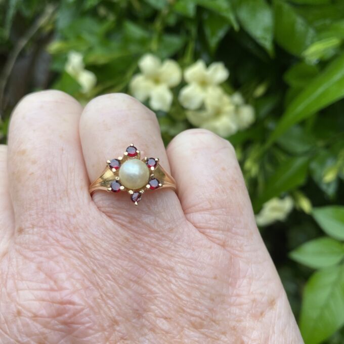 Pearl and Garnet Ring in 9ct Gold