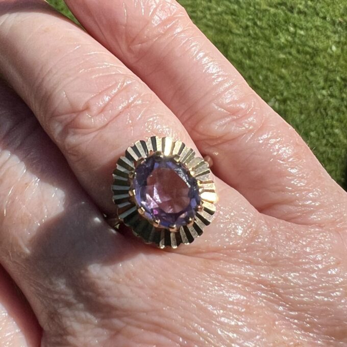 Amethyst Solitaire Ring in 9ct Gold