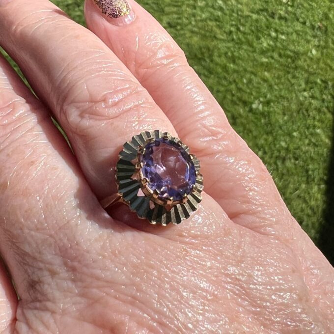 Amethyst Solitaire Ring in 9ct Gold