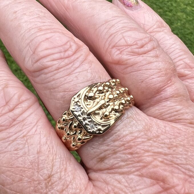 Buckle & Keeper Ring in 9ct Gold