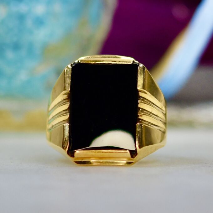 Bold Onyx Signet Ring in 9ct Gold