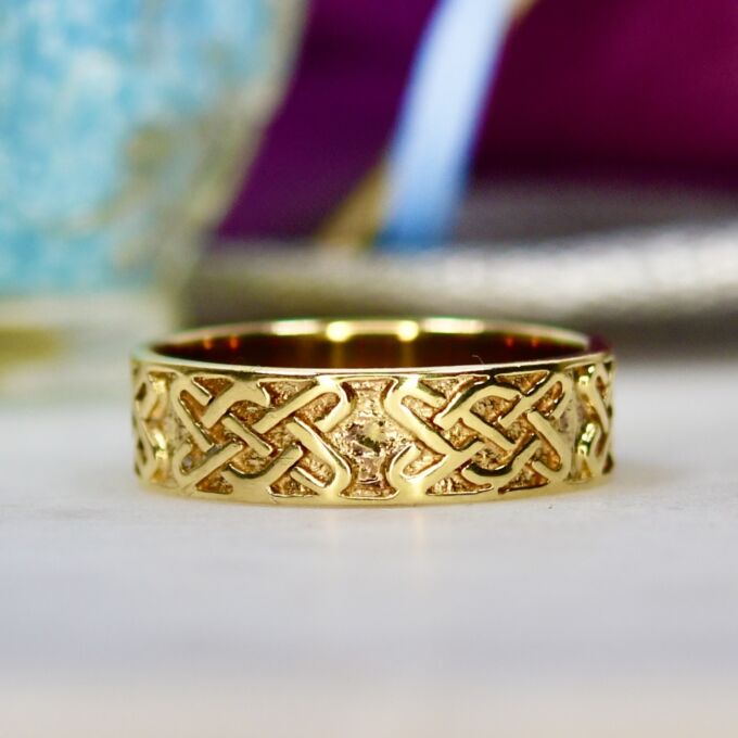 Celtic Knot Band Ring in 9ct Gold