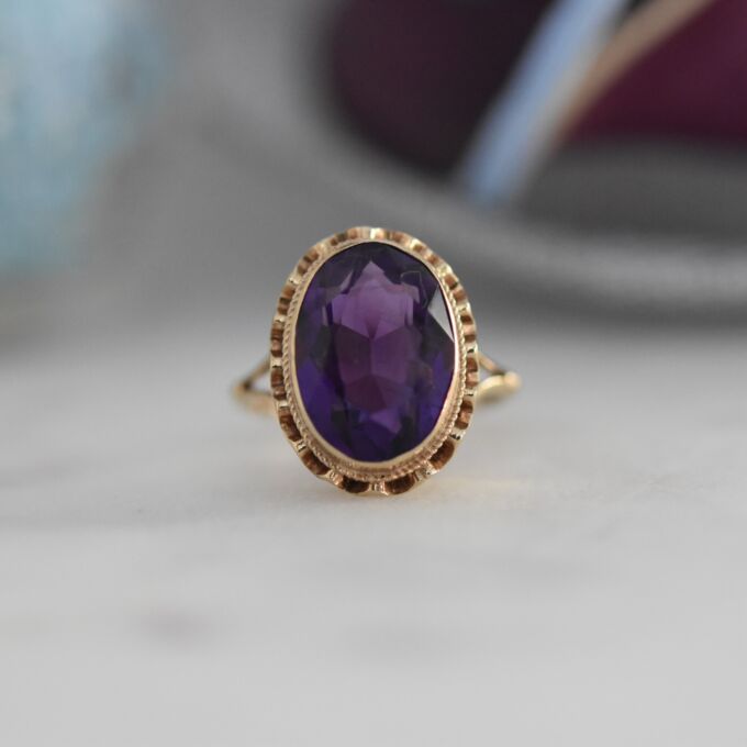Amethyst Solitaire Ring in 9ct Gold