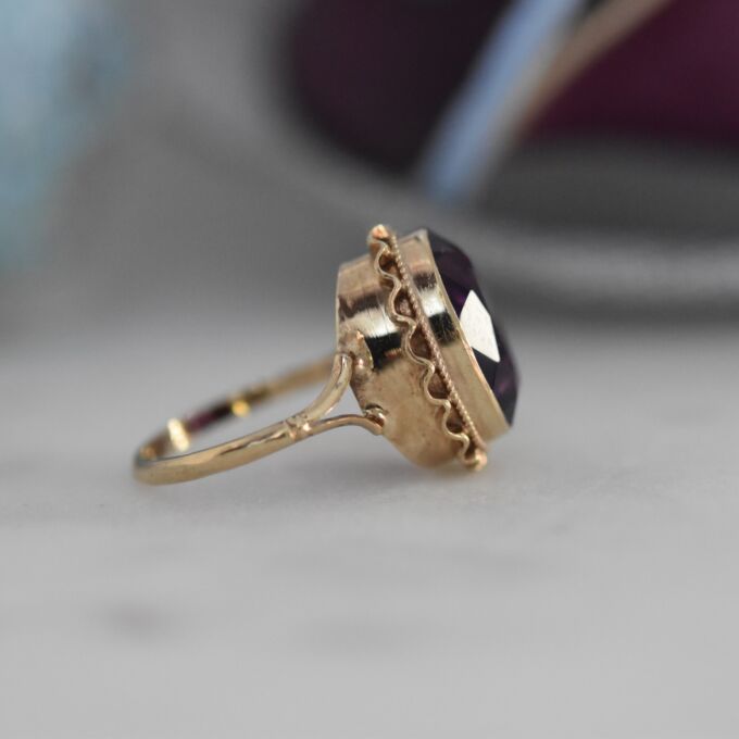 Amethyst Solitaire Ring in 9ct Gold