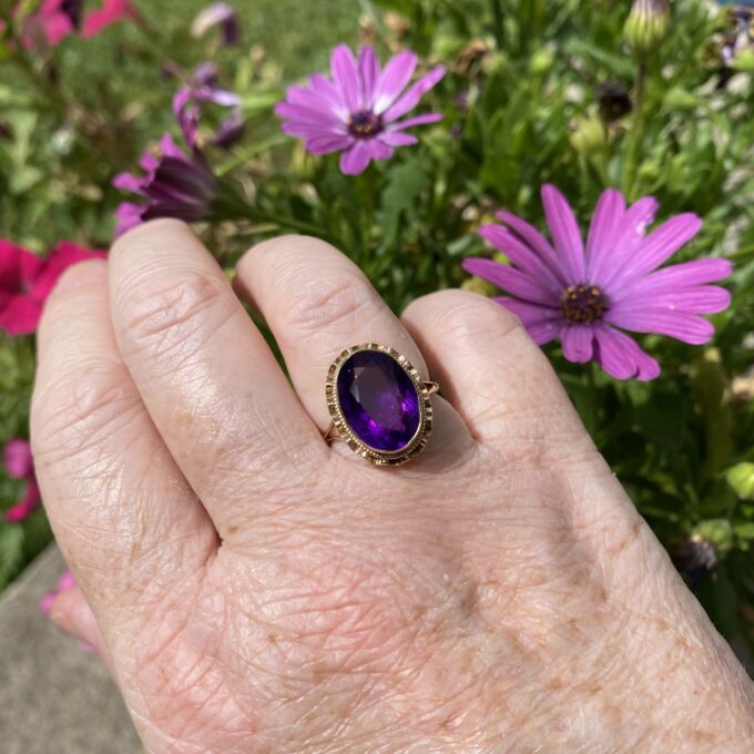 Amethyst Solitaire Ring in 9ct Gold