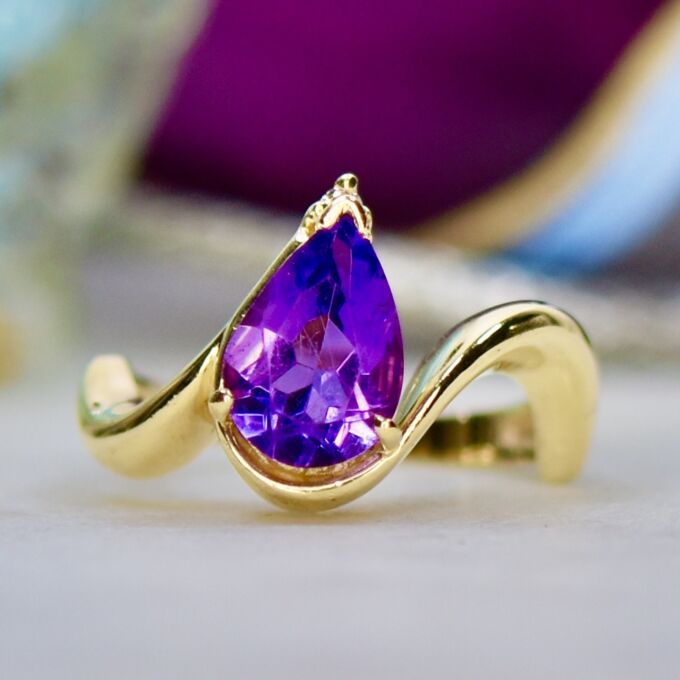 Pear Amethyst Twist Band in 10ct Gold
