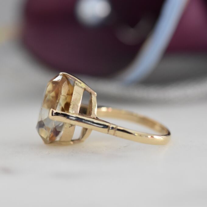 Oval Citrine Ring in 9ct Gold
