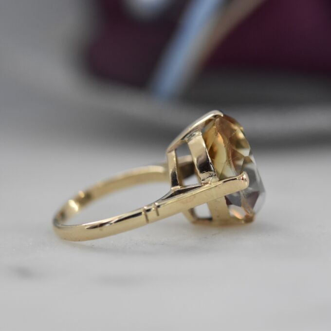 Oval Citrine Ring in 9ct Gold