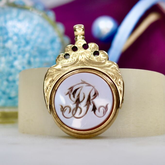 Engraved Antique Swivel Fob in 10ct Gold