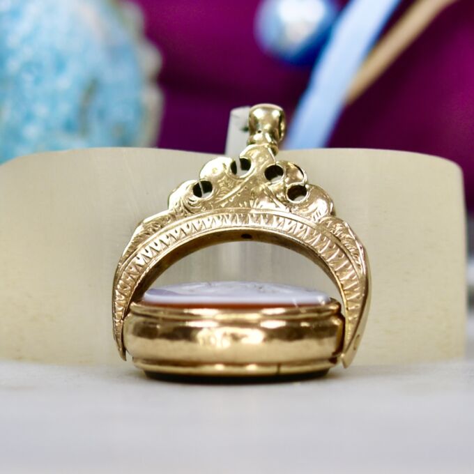 Engraved Antique Swivel Fob in 10ct Gold