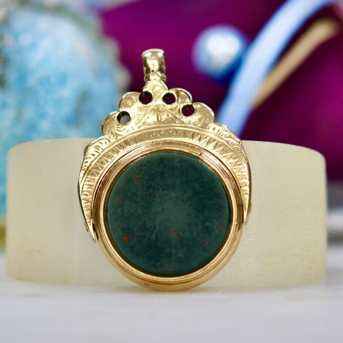 Engraved Antique Swivel Fob in 10ct Gold