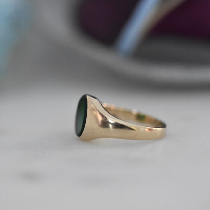 Green Agate Signet Ring in 9ct Gold