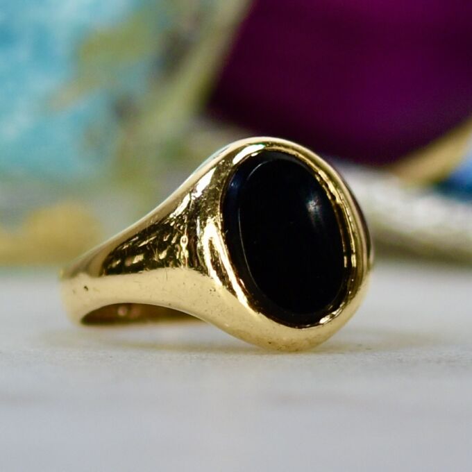 Onyx Signet Ring in 9ct Gold