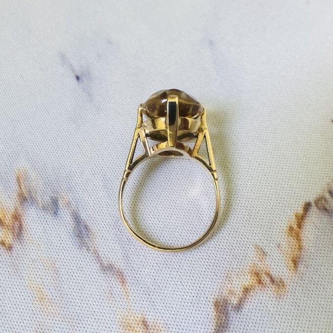 Oval Citrine Ring in 9ct Gold