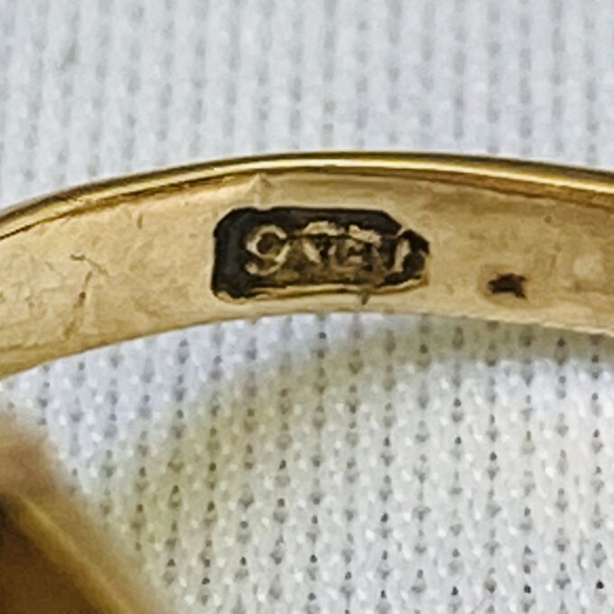 Oval Citrine Ring in 9ct Gold