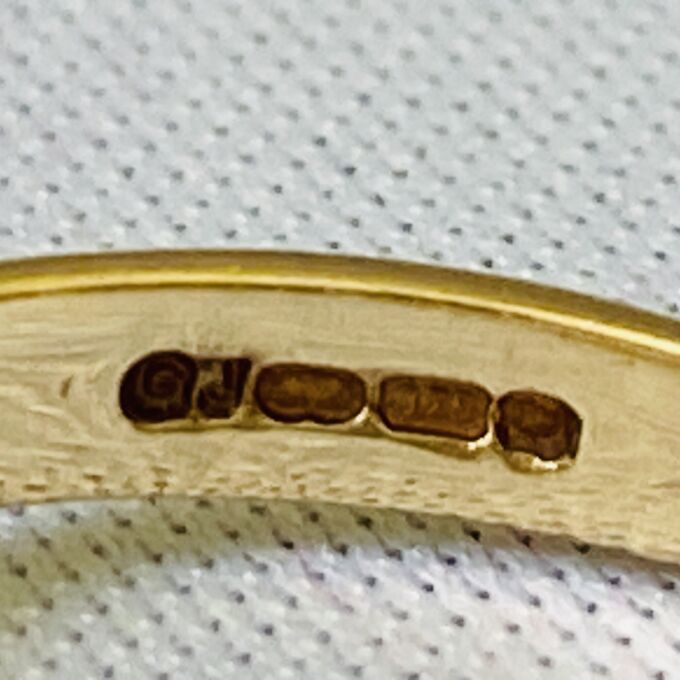 Garnet Solitaire Ring in 9ct Gold