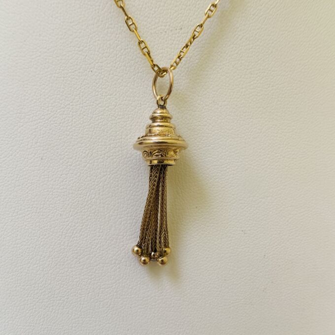 Reserved – Tassel Pendant in 9ct Gold