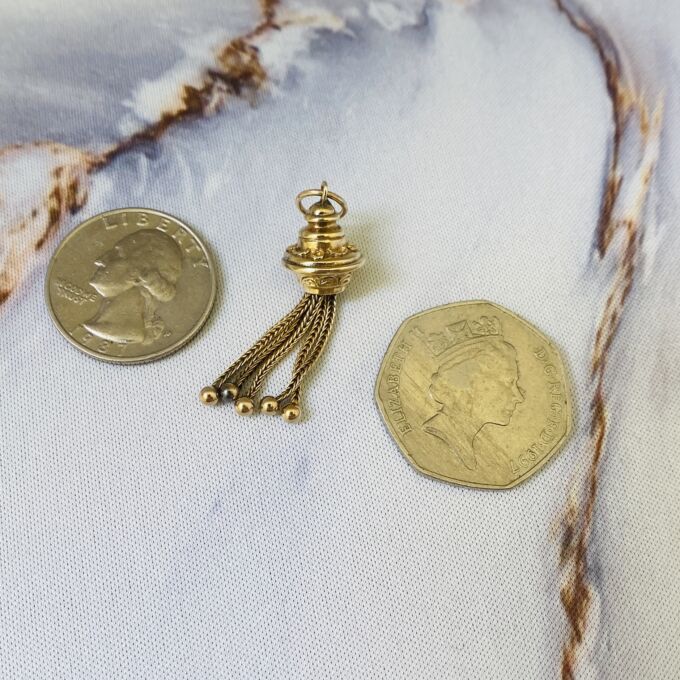 Reserved – Tassel Pendant in 9ct Gold