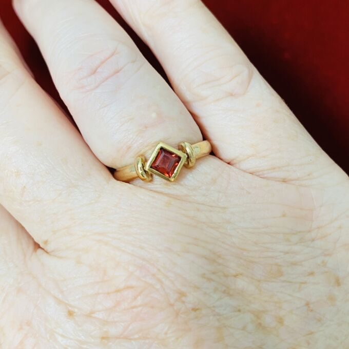Garnet Solitaire Ring in 9ct Gold