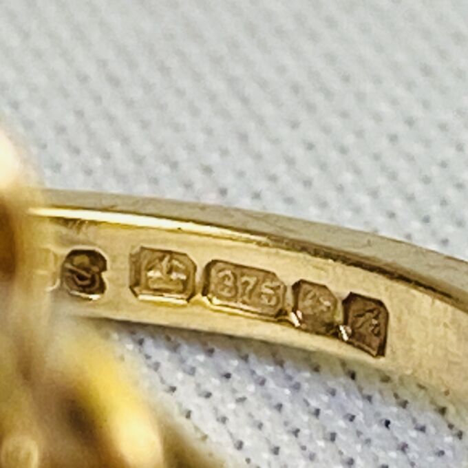 Garnet Cabochon Ring in 9ct Gold