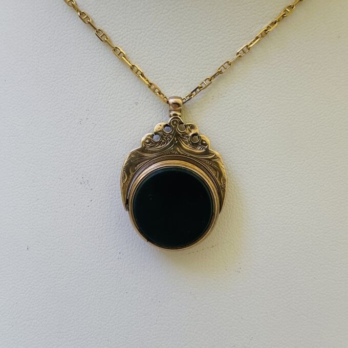 Engraved Antique Swivel Fob in 10ct Gold