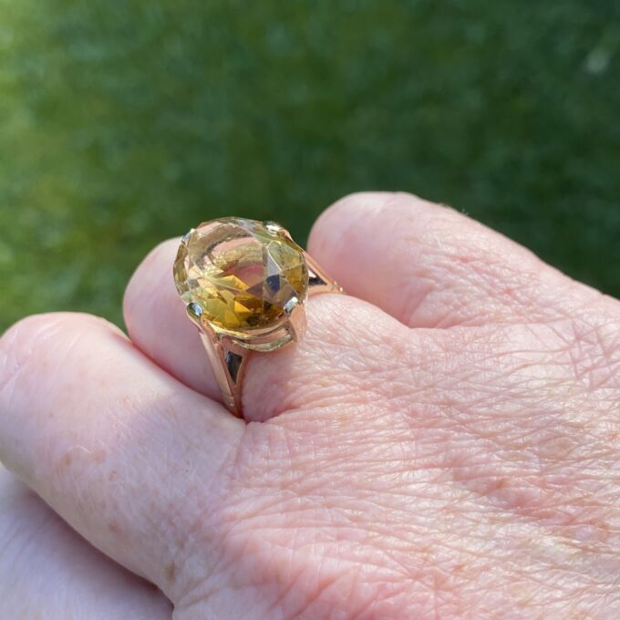 Oval Citrine Ring in 9ct Gold