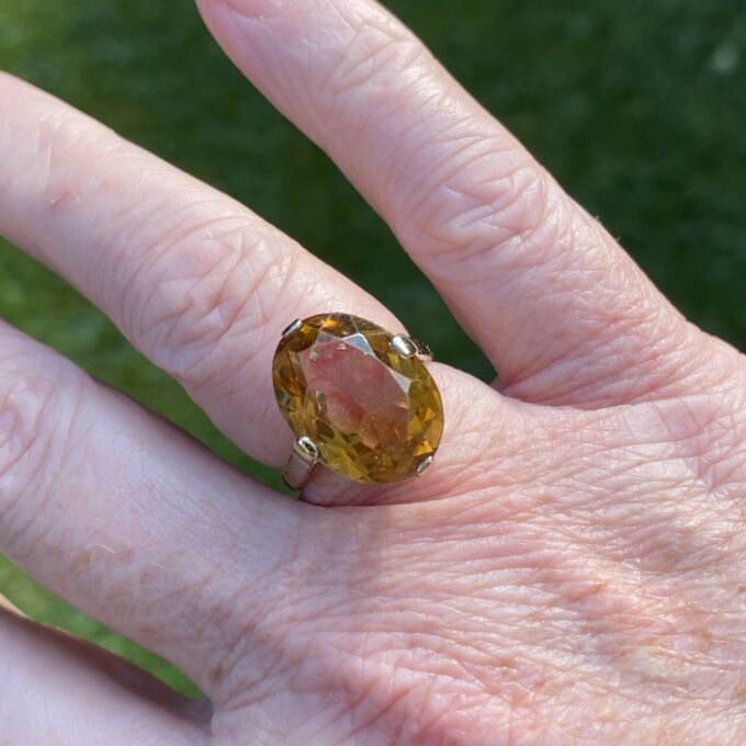 Oval Citrine Ring in 9ct Gold