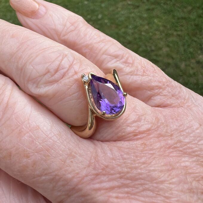 Pear Amethyst Twist Band in 10ct Gold