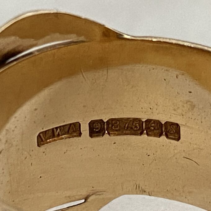 Extra Wide Buckle Ring in 9ct Gold