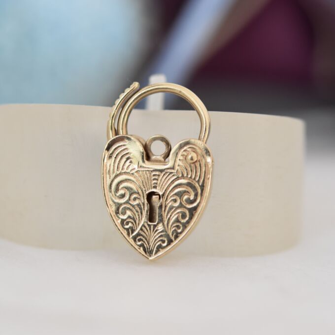 Engraved Front Heart Padlock in 9ct Gold