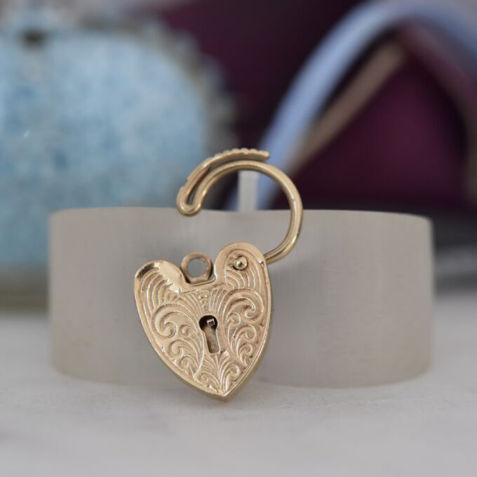 Engraved Front Heart Padlock in 9ct Gold