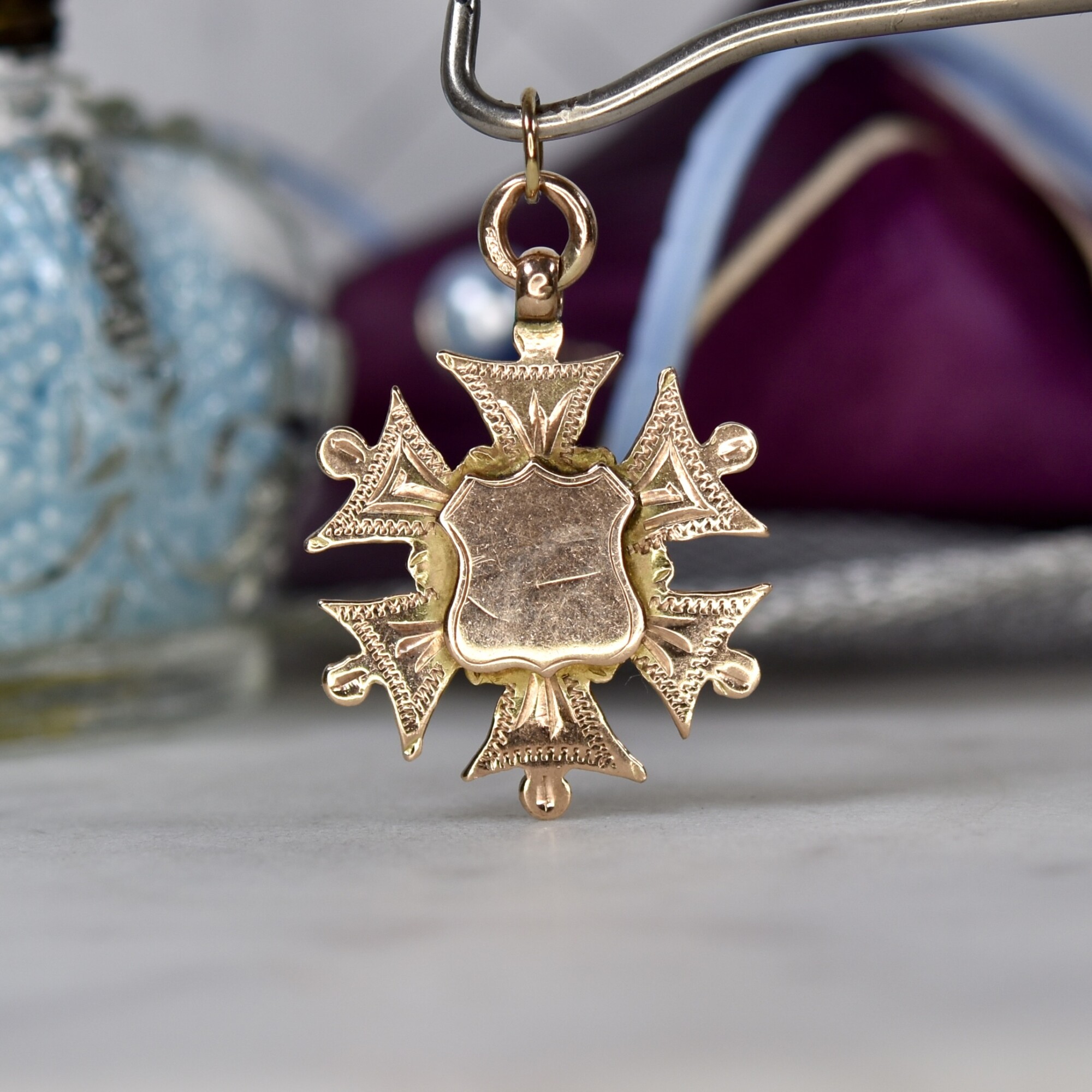 Antique Medallion Pendant in 9ct Gold - Gems Afire - Vintage Jewellery UK