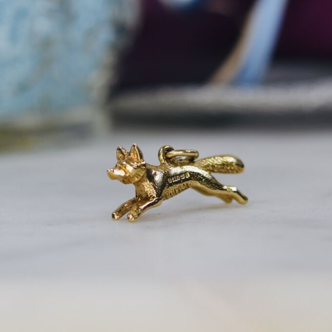 Running Fox Charm Pendant in 9ct Gold