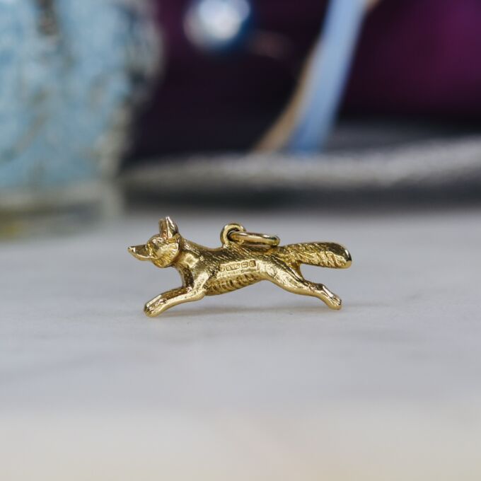 Running Fox Charm Pendant in 9ct Gold
