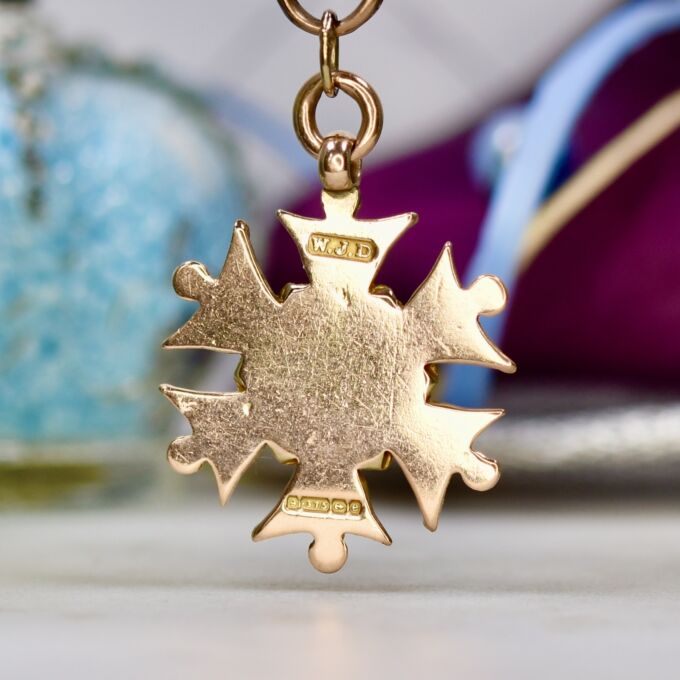 Antique Medallion Pendant in 9ct Gold