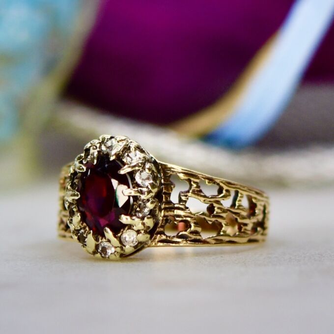Garnet Ring in 9ct Gold