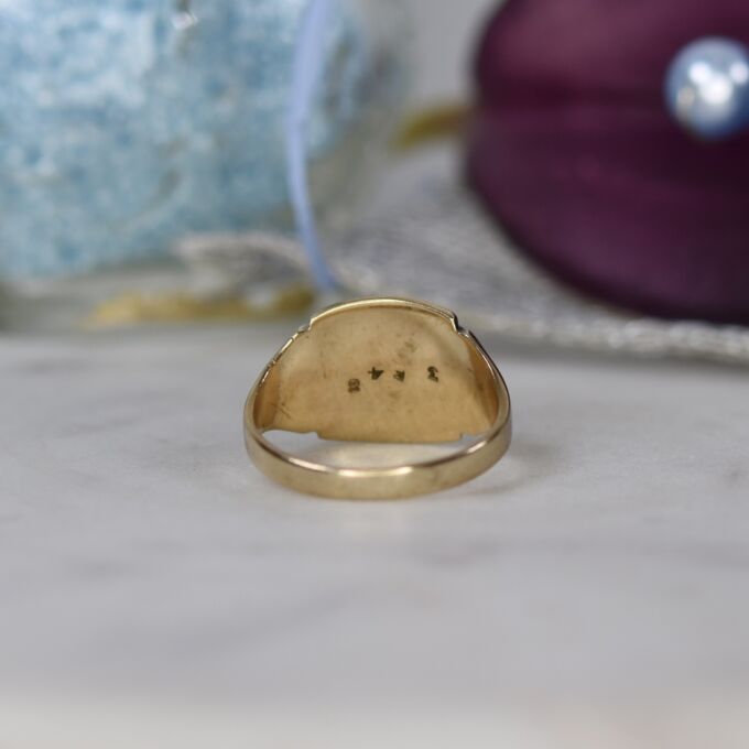 Part Engraved Signet Ring in 9ct Gold