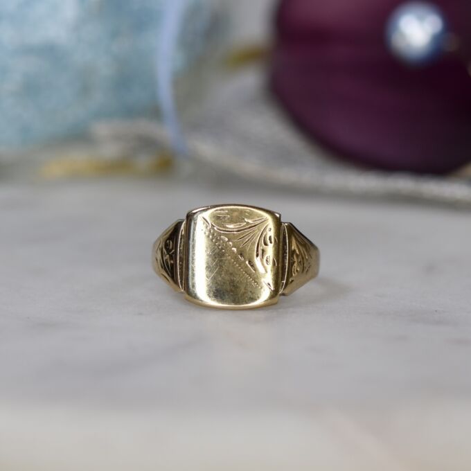 Part Engraved Signet Ring in 9ct Gold