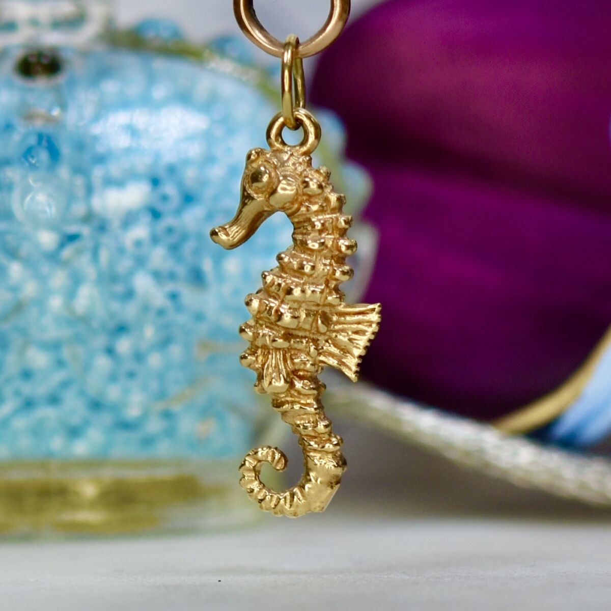 Seahorse Pendant in 9ct Gold - Gems Afire - Vintage Jewellery UK