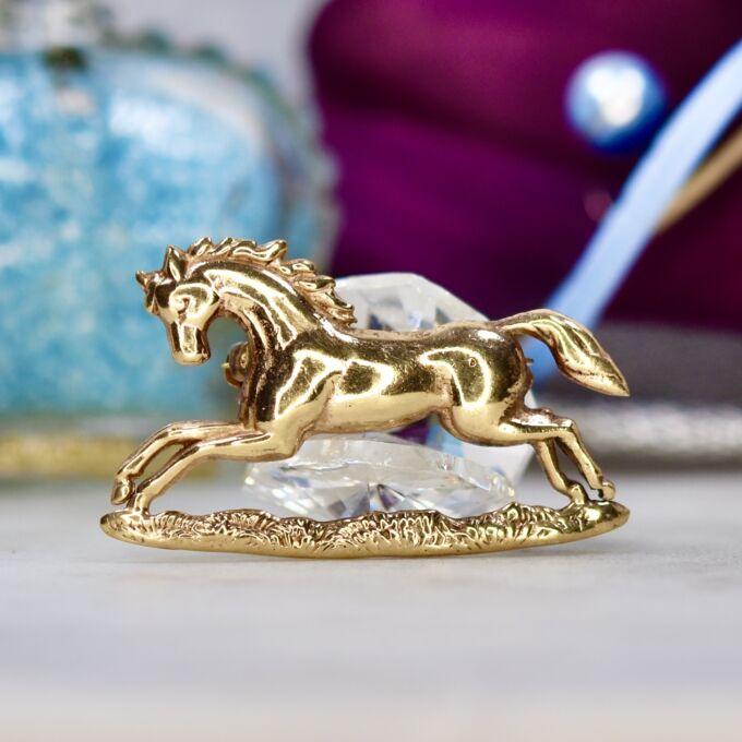 Horse Brooch in 9ct Gold