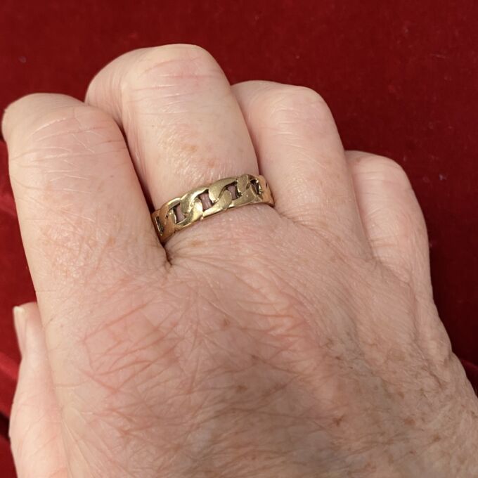 Chain Design Band Ring in 9ct Gold