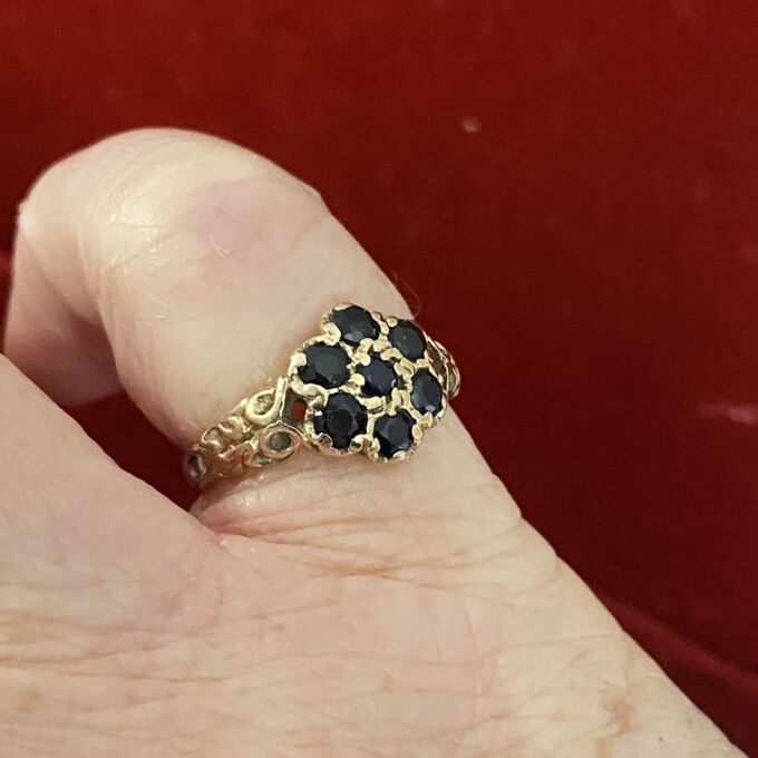 Sapphire Cluster Ring in 9ct Gold