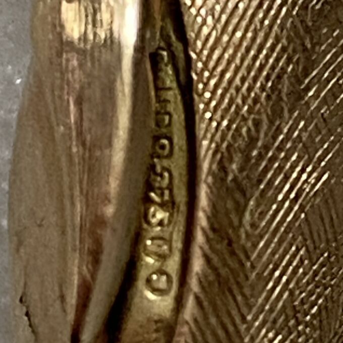 Penguin Pendant in 9ct Gold