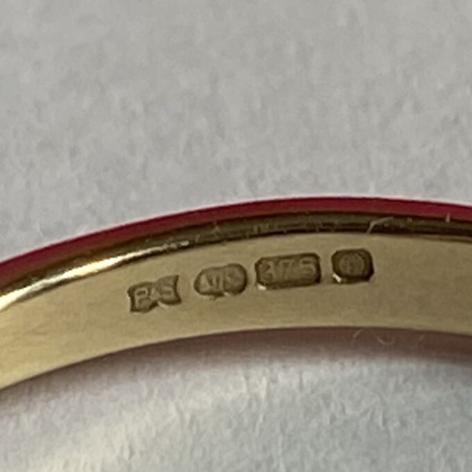 Fancy Wishbone or Chevron Ring in 9ct Gold