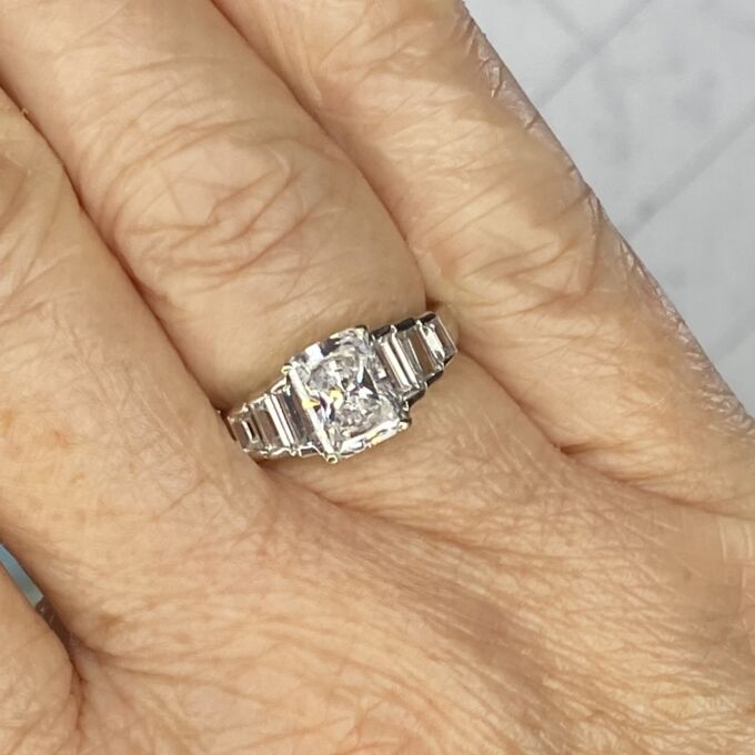 Seven Stone Ring in 9ct White Gold